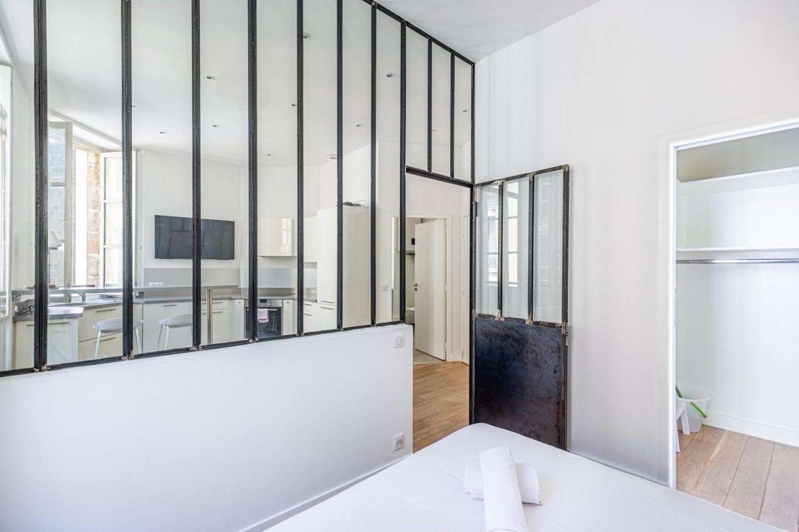 Ferienwohnung Guestready - A Bright Minimalism In The Centre Bordeaux Exterior foto